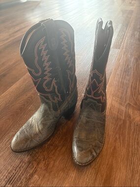 Classic Cowboy Boots with Red Stitching